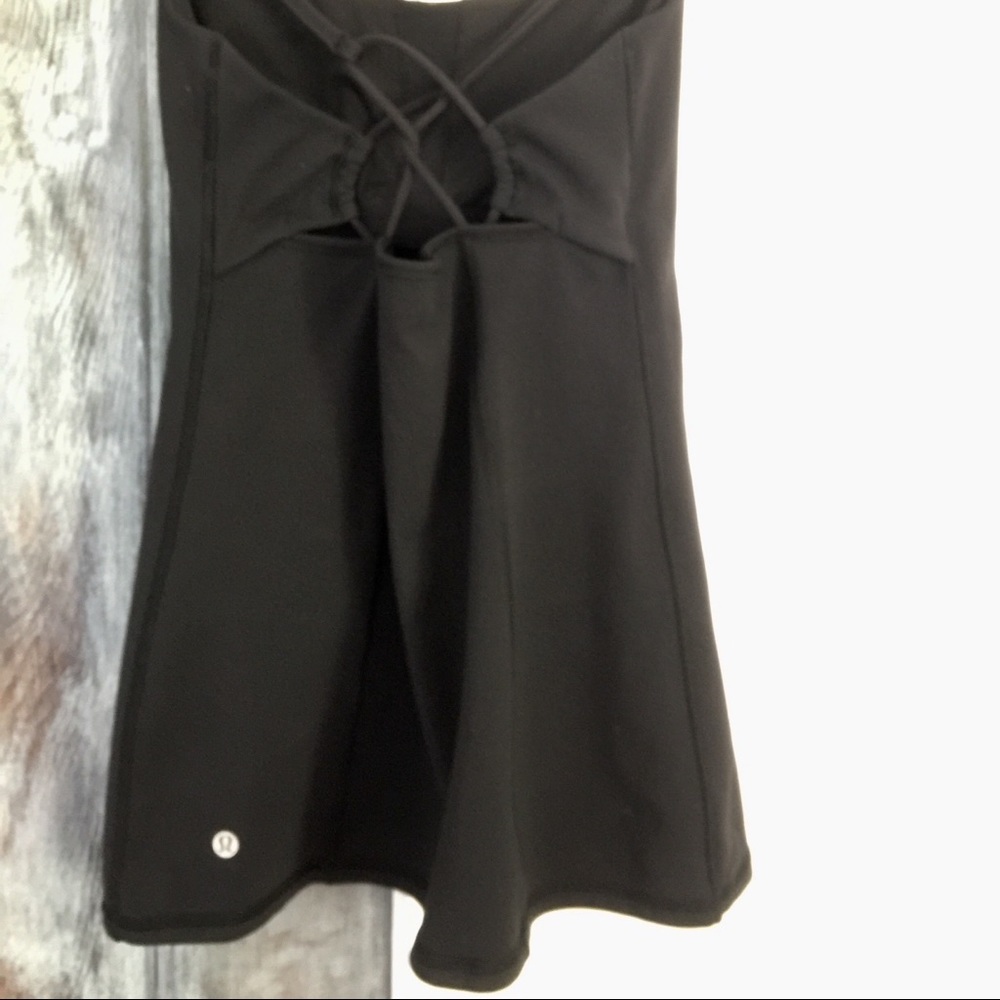 Lululemon yoga top with built-in shelf bra